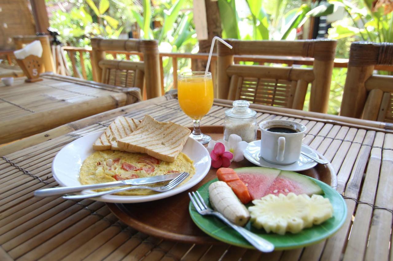 Yoland Guesthouse Gili Air Exteriör bild